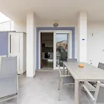 Apartamento A Due Passi Dal Mare, Con Ampio Giardino