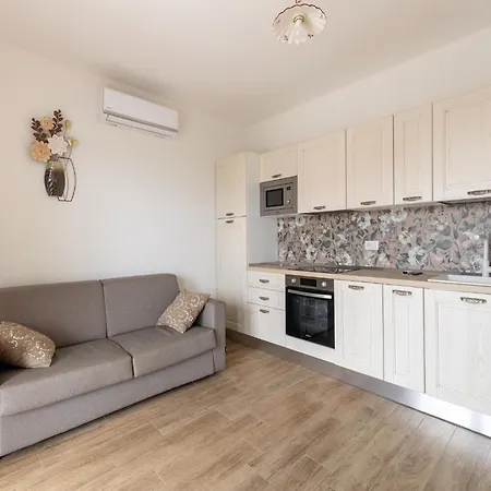 Apartman A Due Passi Dal Mare, Con Ampio Giardino *