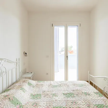 아파트 A Due Passi Dal Mare, Con Ampio Giardino *