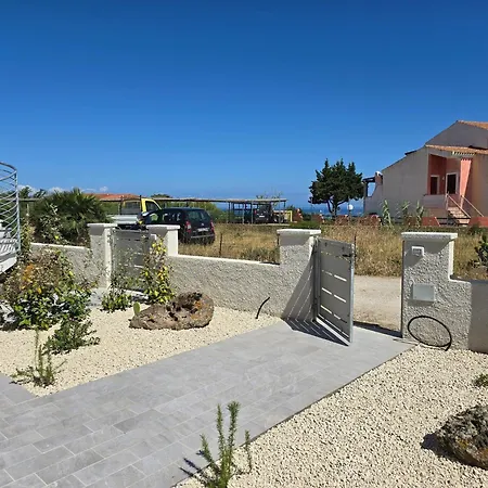 A Due Passi Dal Mare, Con Ampio Giardino 아파트 *